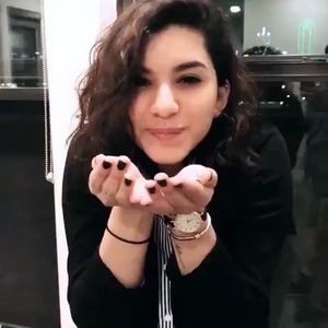 Meet your Posher, Ana cecilia